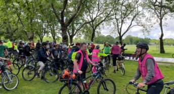 Cyclists in Victoria park